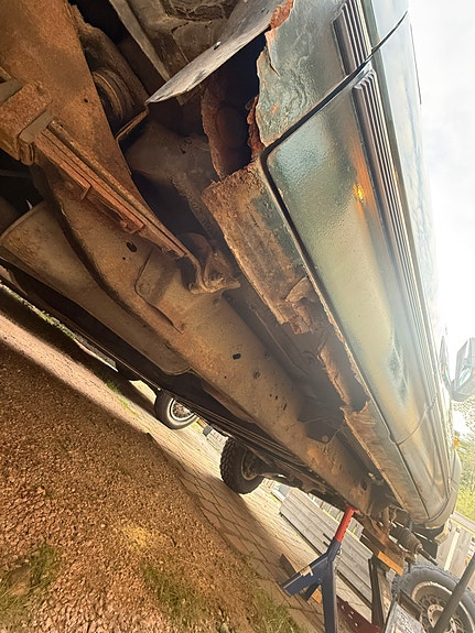 Chevrolet Suburban 21 of 30