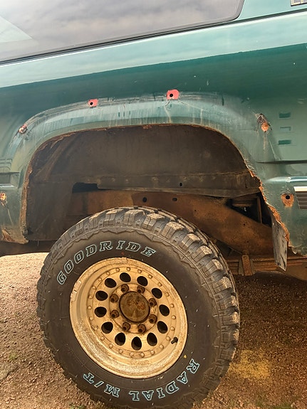 Chevrolet Suburban 23 of 30