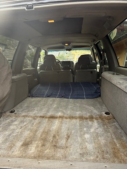 Chevrolet Suburban 27 of 30