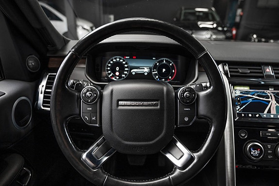 Land Rover Discovery 19 of 30