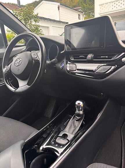 Toyota C-HR 19 of 30