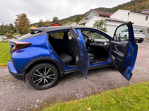 Toyota C-HR 18 of 30