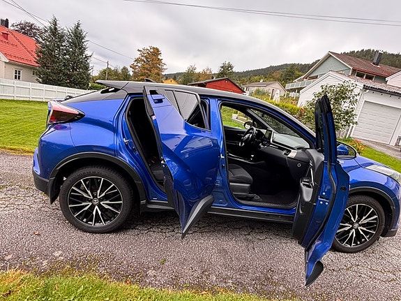Toyota C-HR 6 of 30