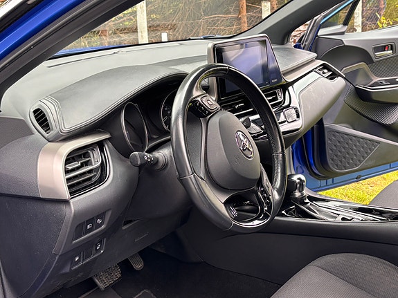Toyota C-HR 9 of 30