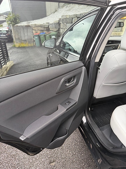 Toyota Auris 13 of 29