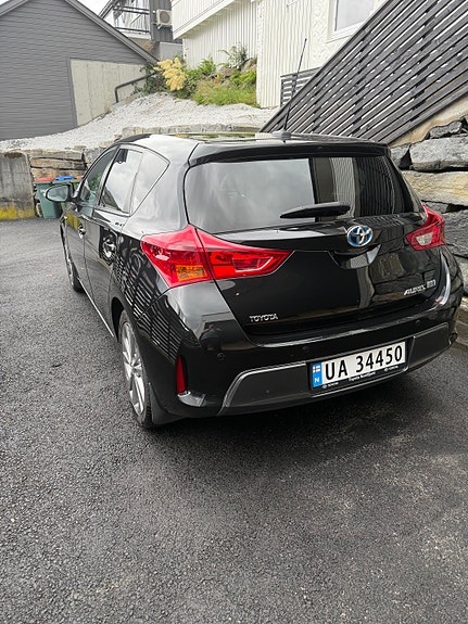 Toyota Auris 8 of 29