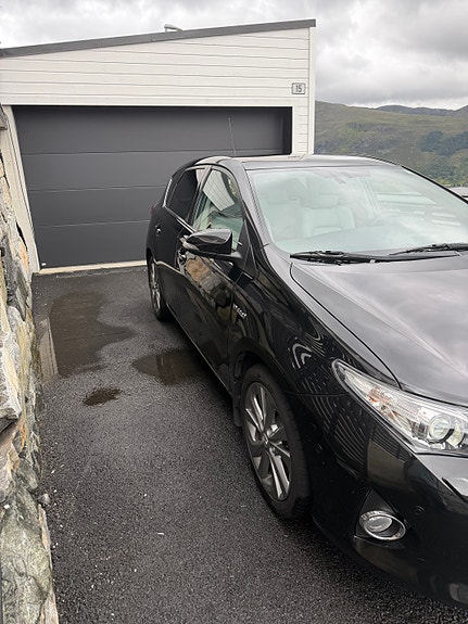 Toyota Auris 4 of 29