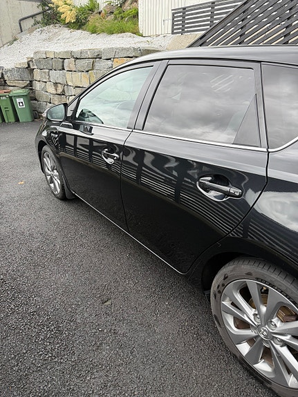 Toyota Auris 3 of 29