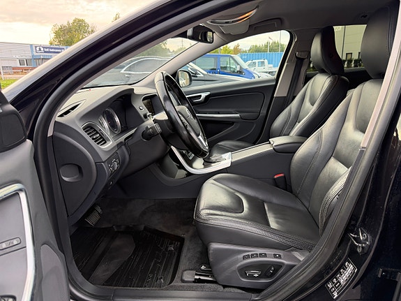 Volvo V60 14 of 22