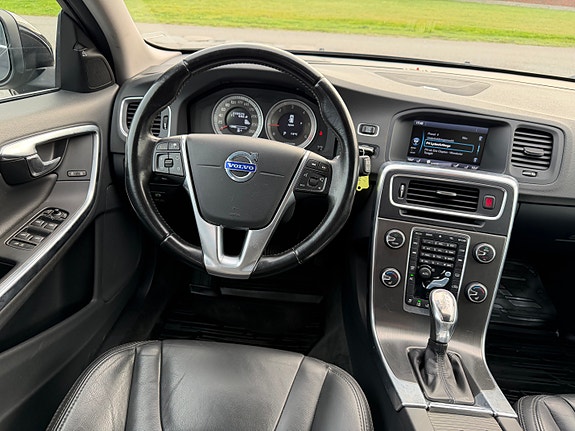 Volvo V60 13 of 22