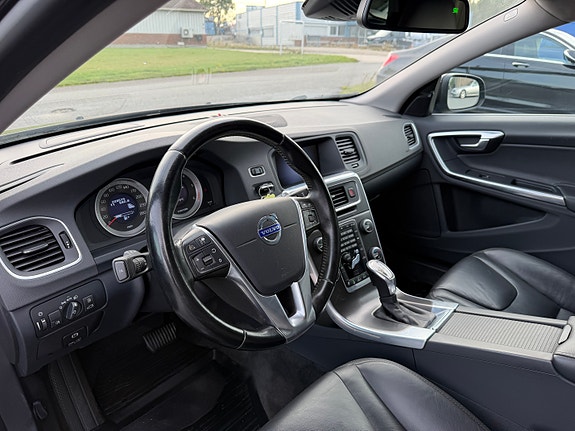 Volvo V60 11 of 22