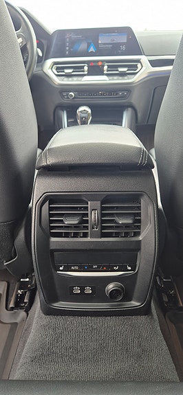 BMW 320d 18 of 28