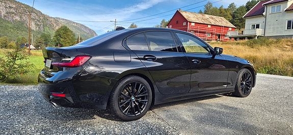 BMW 320d 2 of 28