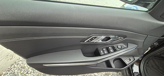 BMW 320d 10 of 28