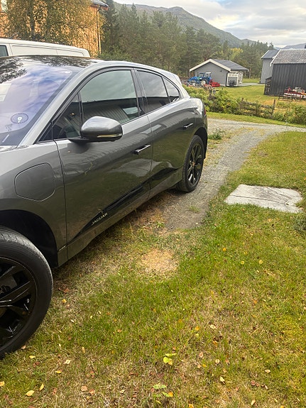 Jaguar I-PACE 2 of 18