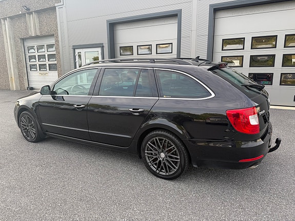 Skoda Superb 11 of 30