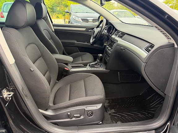 Skoda Superb 18 of 30