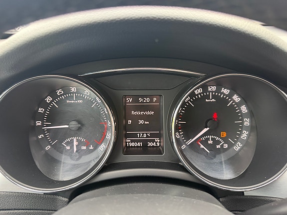 Skoda Superb 24 of 30