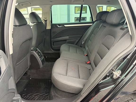 Skoda Superb 21 of 30