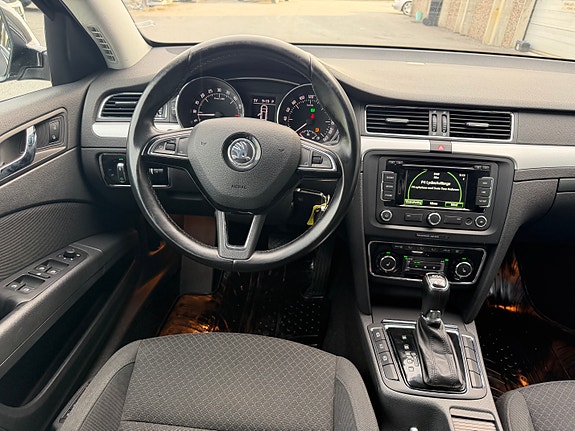 Skoda Superb 15 of 30