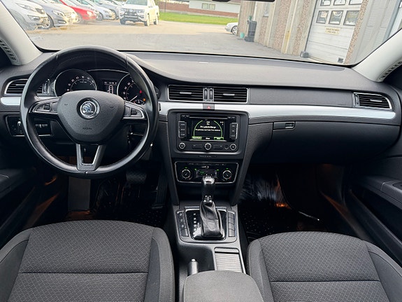Skoda Superb 14 of 30