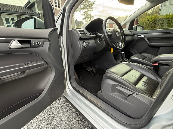 Volkswagen Touran 9 of 15