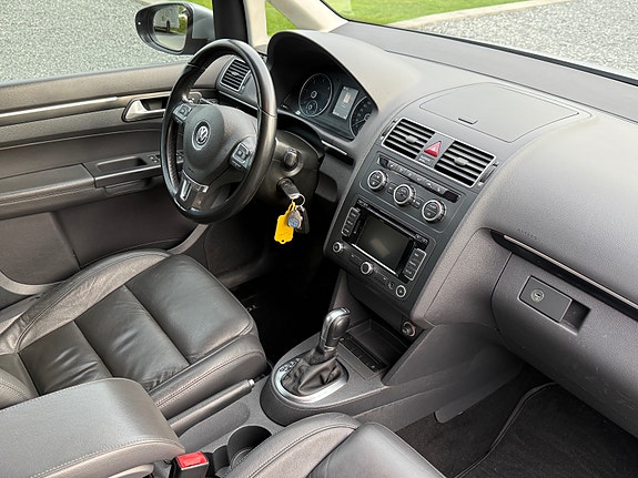 Volkswagen Touran 15 of 15