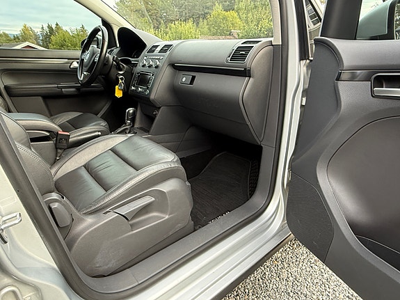 Volkswagen Touran 12 of 15