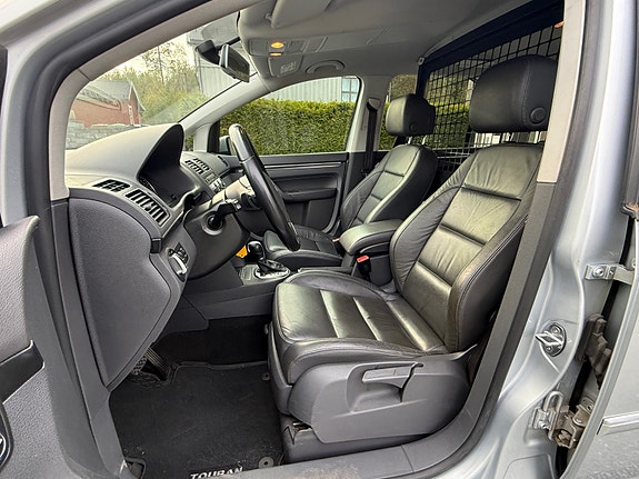 Volkswagen Touran 10 of 15