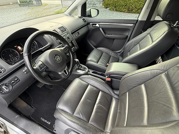 Volkswagen Touran 11 of 15