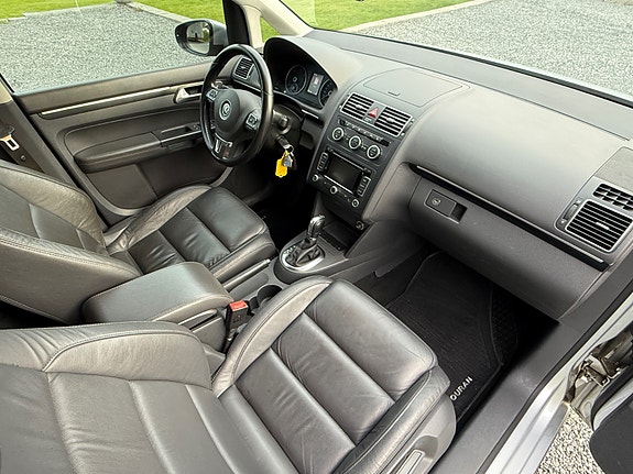 Volkswagen Touran 14 of 15