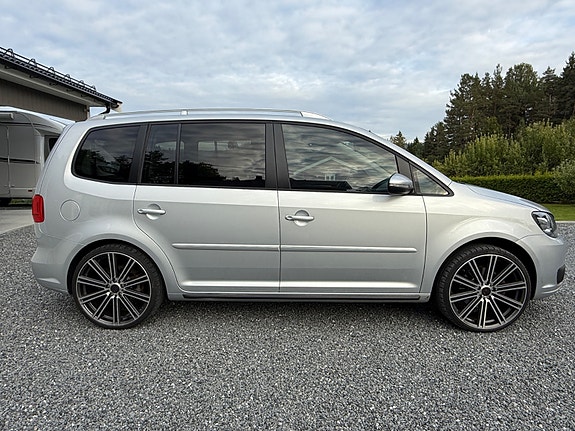Volkswagen Touran 6 of 15
