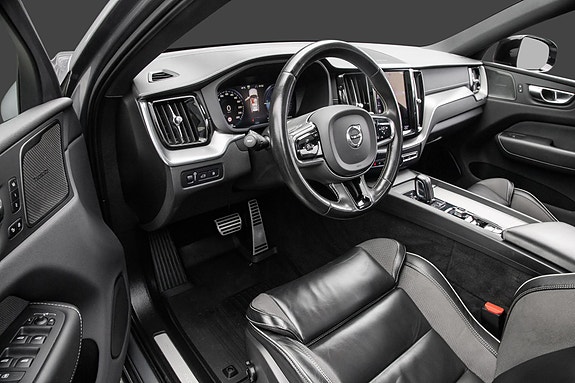 Volvo XC60 19 of 30