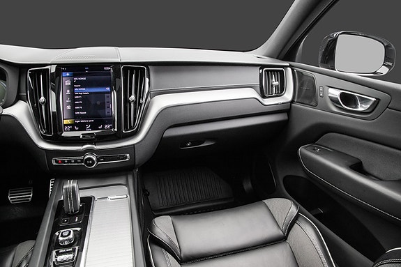Volvo XC60 16 of 30