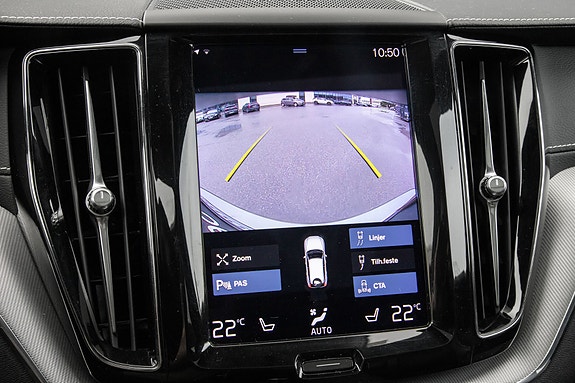 Volvo XC60 14 of 30