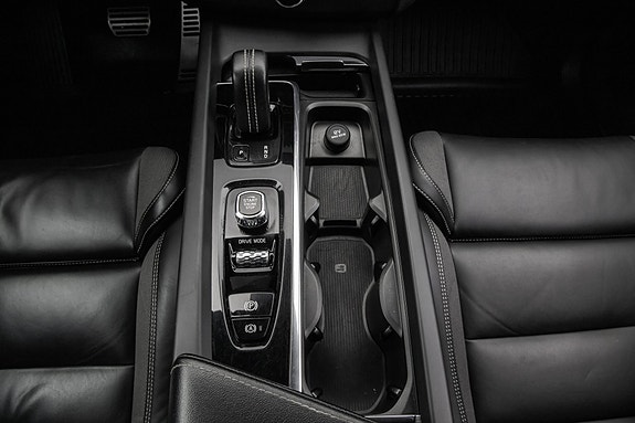 Volvo XC60 17 of 30