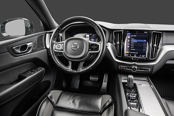 Volvo XC60 10 of 30