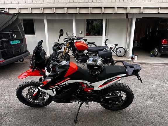 KTM 890 Adventure R 7 of 8