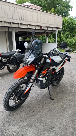 KTM 890 Adventure R 6 of 8