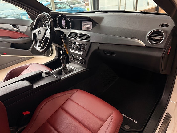 Mercedes-Benz C180 13 of 29