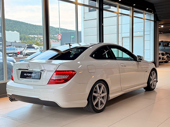Mercedes-Benz C180 10 of 29