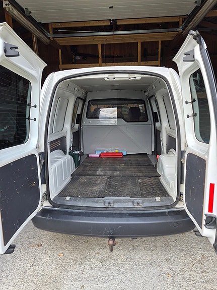 Volkswagen Caddy Maxi 8 of 12