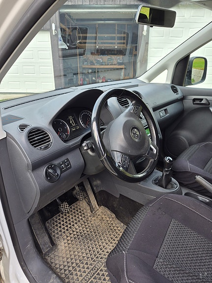 Volkswagen Caddy Maxi 6 of 12