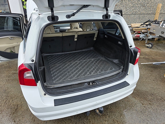 Volvo V70 10 of 12