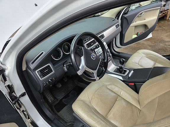 Volvo V70 12 of 12