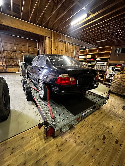 BMW 330i 8 of 16