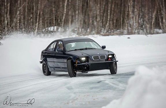 BMW 330i 2 of 16