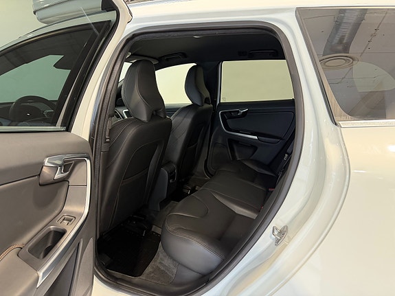 Volvo XC60 19 of 30