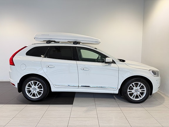 Volvo XC60 10 of 30