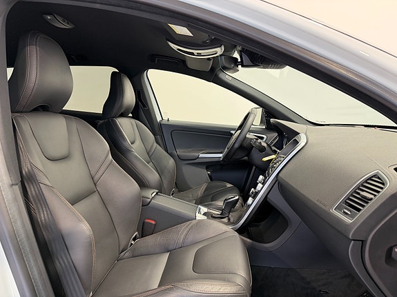 Volvo XC60 16 of 30